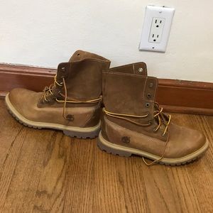 Lightly worn Timberland Earthkeepers